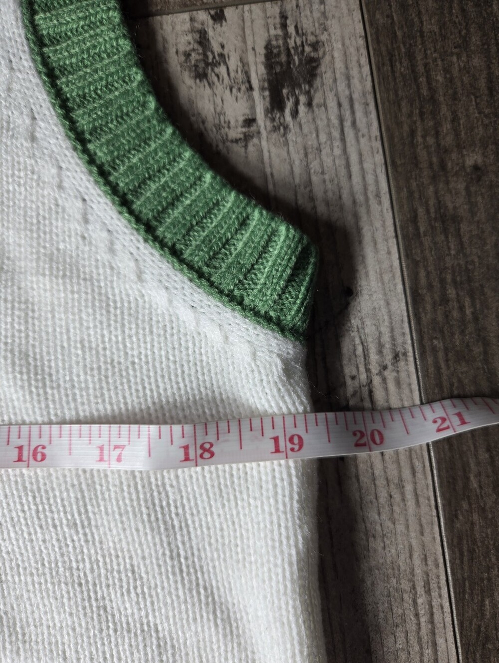 NWT RUNWAY ATHLETICS Knit “TENNIS” V‑Neck Sweater Vest White & Green Size XS - Picture 4 of 15